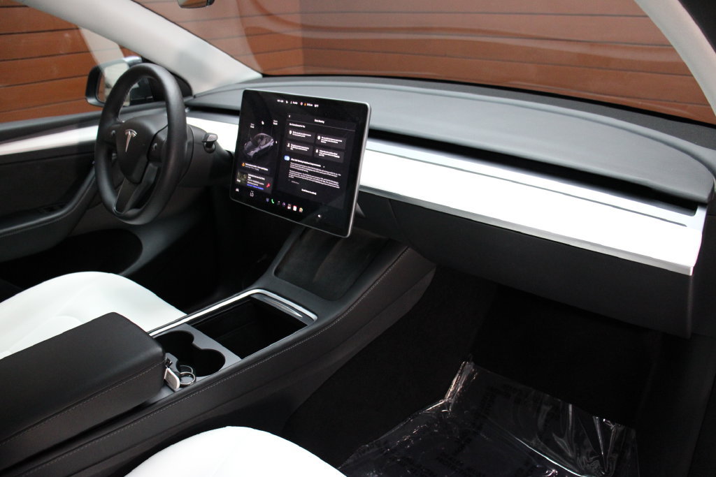 Used 2023 Tesla Model Y Performance AWD/4WD image 6