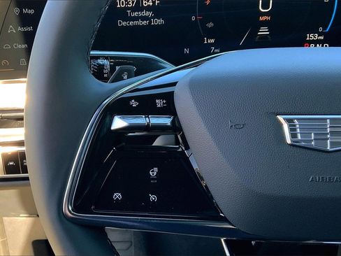 New 2025 Cadillac Lyriq Luxury image 24