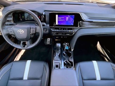 Used 2025 Toyota Camry SE FWD image 14