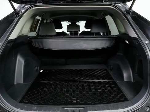 Used 2025 Toyota RAV4 XLE AWD/4WD image 28