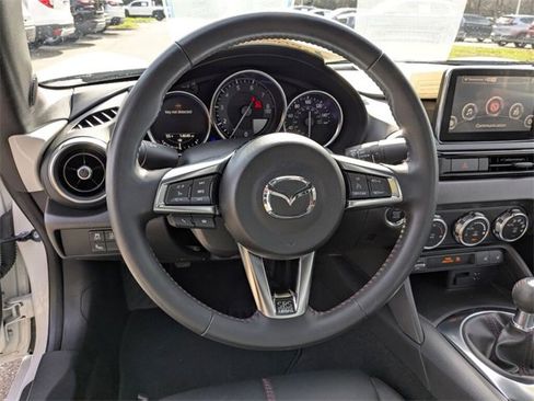 Used 2017 MAZDA MX-5 Miata RF Grand Touring image 13