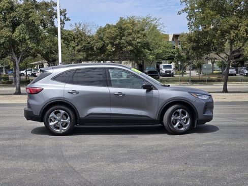 Certified 2025 Ford Escape ST-Line FWD image 3