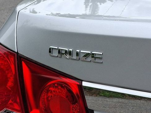 Used 2015 Chevrolet Cruze LT FWD image 31