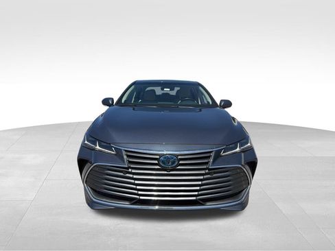 Used 2020 Toyota Avalon Limited w/ Advanced Safety Package FWD image 3