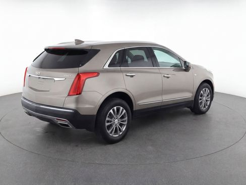 Certified 2022 Cadillac XT5 Premium Luxury FWD image 4