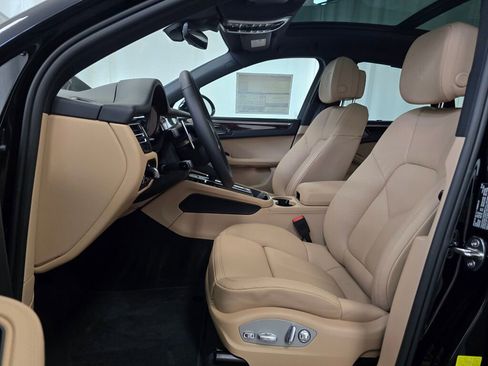 New 2025 Porsche Macan image 13