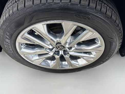 Used 2020 Toyota Highlander Limited image 33