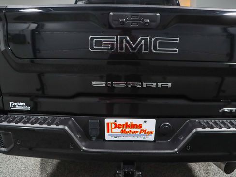 Used 2024 GMC Sierra 2500 AT4 w/ AT4 Premium Plus Package AWD/4WD image 8