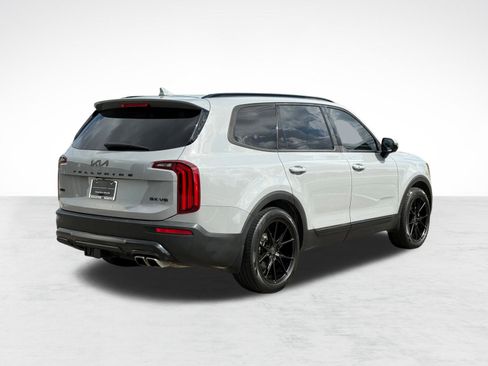 Used 2022 Kia Telluride SX w/ SX Prestige Package image 9