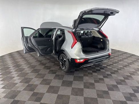 Used 2023 Kia Niro Wind w/ Wind Preserve Package FWD image 16