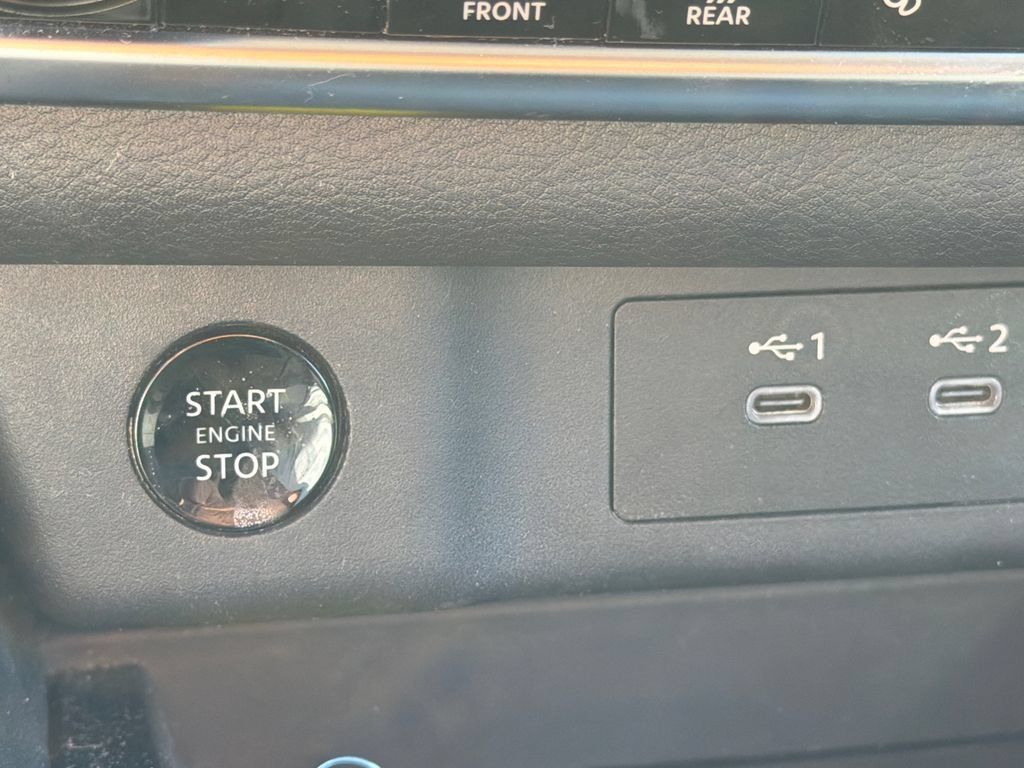 Used 2025 Nissan Rogue SV FWD image 31