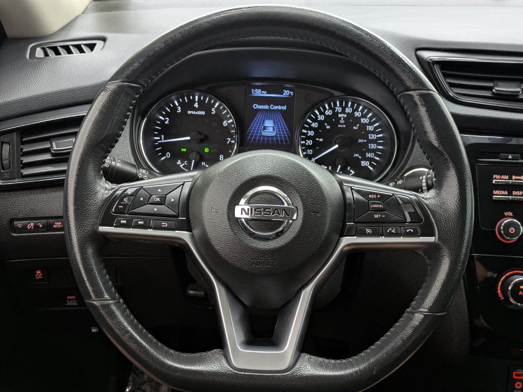 Used 2017 Nissan Rogue SV AWD/4WD image 29