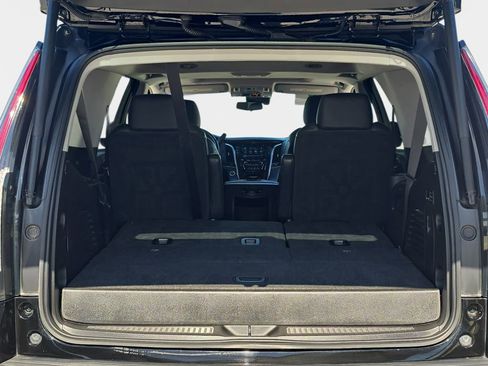 Used 2018 Cadillac Escalade Luxury AWD/4WD image 14