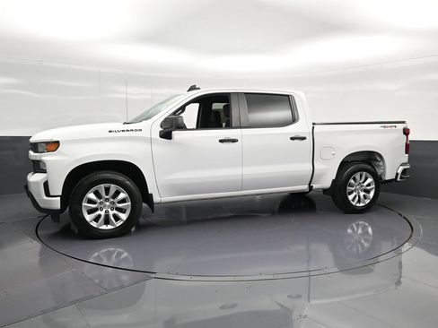 Used 2020 Chevrolet Silverado 1500 Custom w/ Custom Value Package AWD/4WD image 7