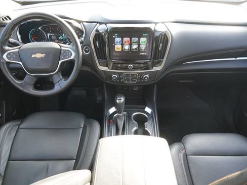 Used 2018 Chevrolet Traverse LT FWD image 13