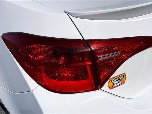 Used 2017 Toyota Corolla SE w/ SE Premium Package FWD image 30