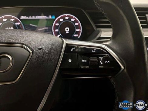 Used 2024 Audi Q8 e-tron Premium Plus image 40