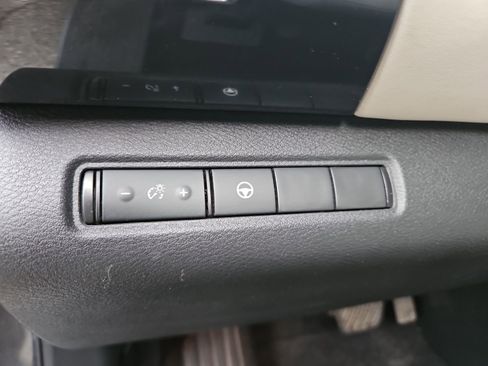 Used 2022 Nissan Pathfinder SV w/ SV Black Package image 23