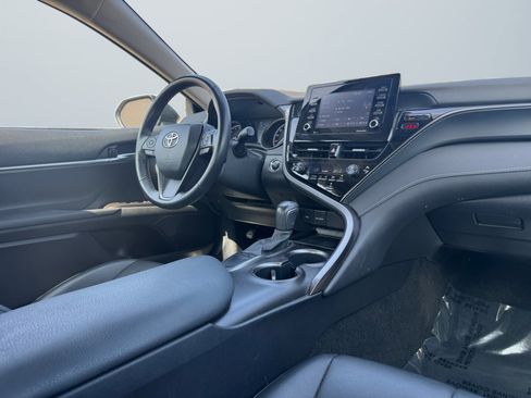 Used 2023 Toyota Camry SE image 14