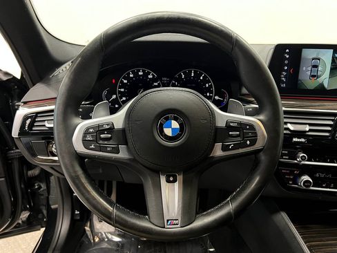 Used 2018 BMW M550i xDrive AWD/4WD image 25