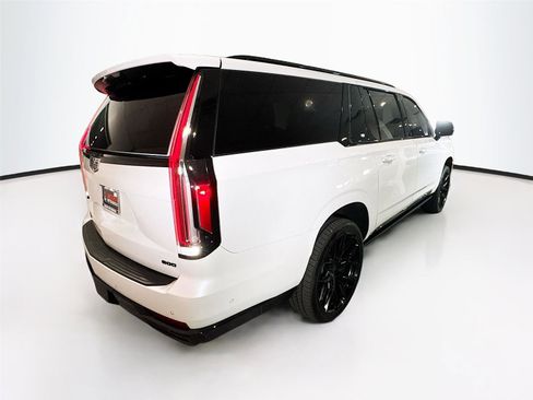 Used 2023 Cadillac Escalade ESV Sport Platinum w/ LPO, ONYX Package AWD/4WD image 41