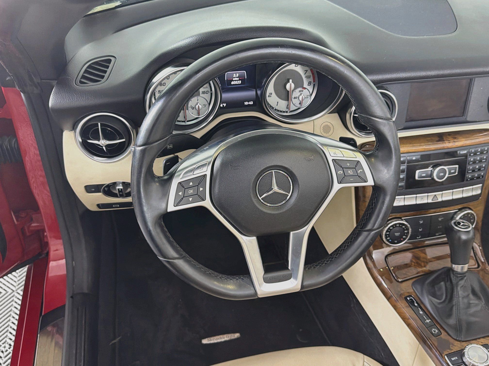 Used 2014 Mercedes-Benz SLK 250 image 17