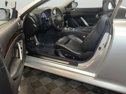 Used 2010 INFINITI G37 Convertible w/ Premium Pkg RWD image 23