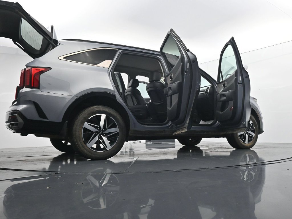 Used 2021 Kia Sorento EX w/ Panoramic Sunroof Package AWD/4WD image 47