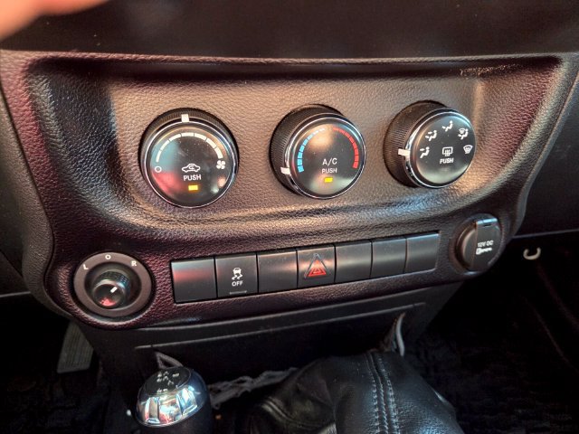 Used 2015 Jeep Wrangler Unlimited Sport w/ Quick Order Package 23S AWD/4WD image 24