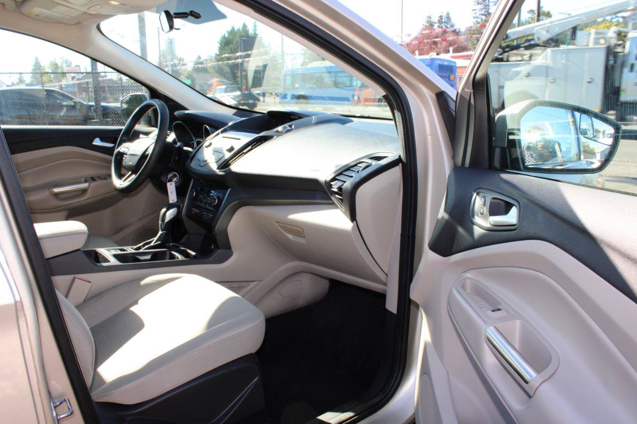 Used 2018 Ford Escape SE FWD image 14