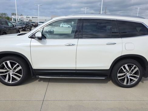 Used 2016 Honda Pilot Touring image 2