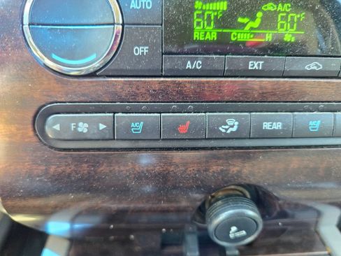 Used 2013 Ford Expedition XLT RWD image 18