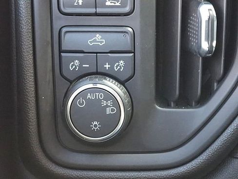 Used 2021 Chevrolet Silverado 1500 Custom AWD/4WD image 23
