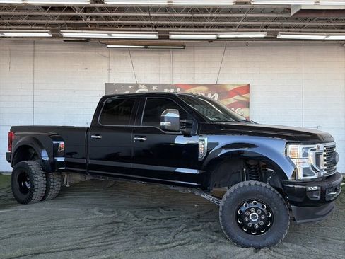 Used 2020 Ford F350 Platinum image 9