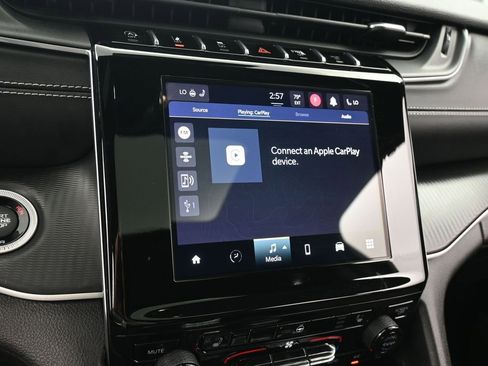 Used 2023 Jeep Grand Cherokee Altitude image 19