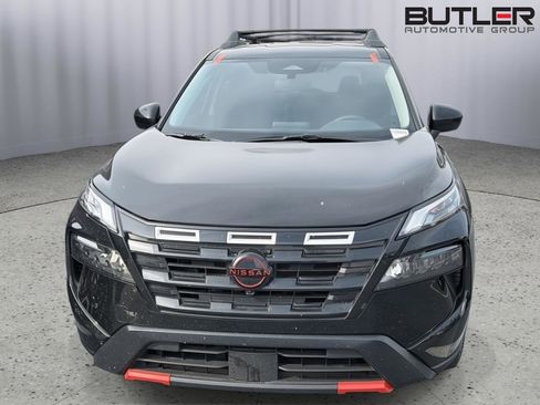 Used 2025 Nissan Rogue SV image 4