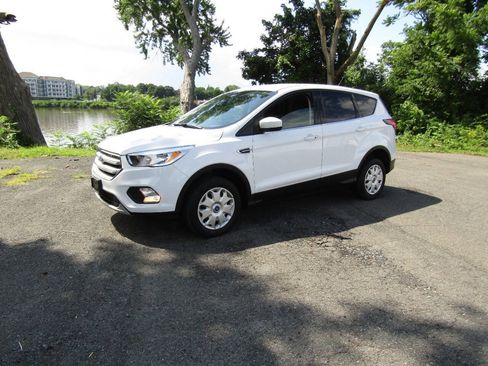 Used 2019 Ford Escape SE AWD/4WD image 2