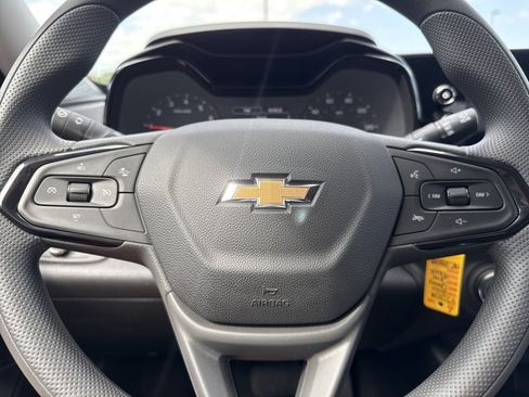 New 2026 Chevrolet Trax LS w/ LS Convenience Package FWD image 17