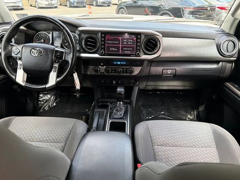 Used 2022 Toyota Tacoma SR5 AWD/4WD image 15