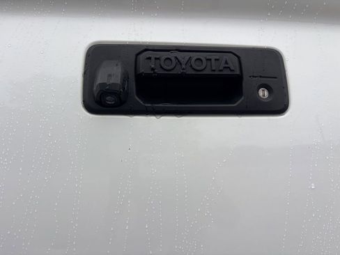 Used 2017 Toyota Tundra Platinum AWD/4WD image 9