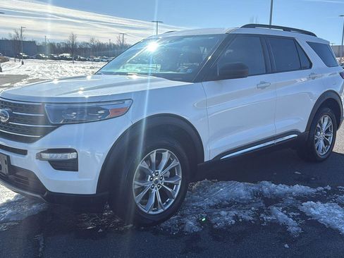 Used 2020 Ford Explorer XLT w/ Equipment Group 202A image 17