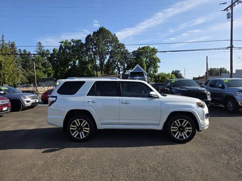 Used 2014 Toyota 4Runner Limited image 4