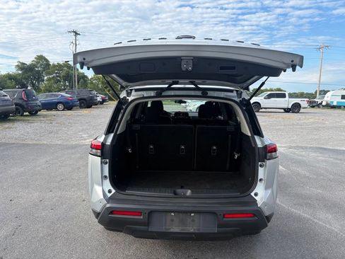 Used 2022 Nissan Pathfinder S AWD/4WD image 12