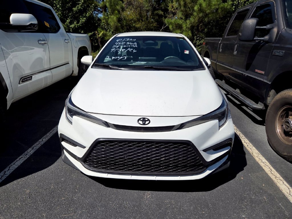 Used 2024 Toyota Corolla SE FWD image 2