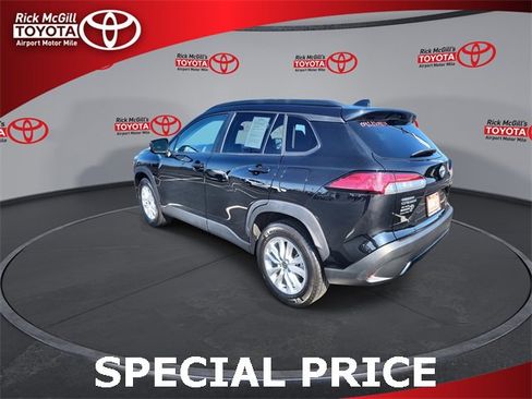Used 2024 Toyota Corolla Cross LE image 6