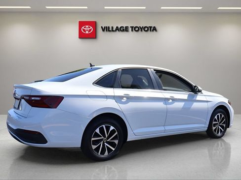 Used 2023 Volkswagen Jetta S FWD image 5