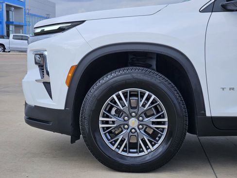 Certified 2026 Chevrolet Traverse LT w/ Driver Confidence Package image 12