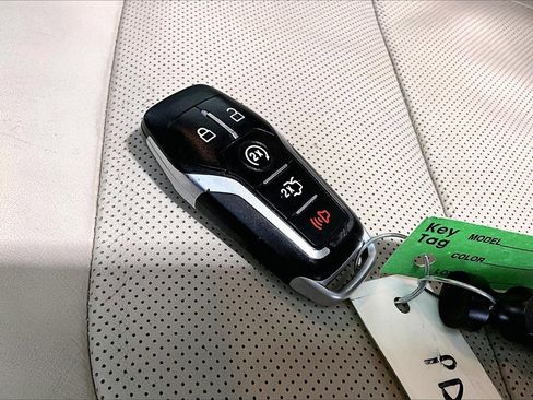 Used 2017 Ford Explorer Platinum image 19
