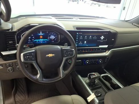 Used 2026 Chevrolet Silverado 1500 LTZ AWD/4WD image 17