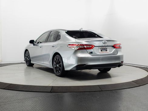 Used 2020 Toyota Camry LE image 8